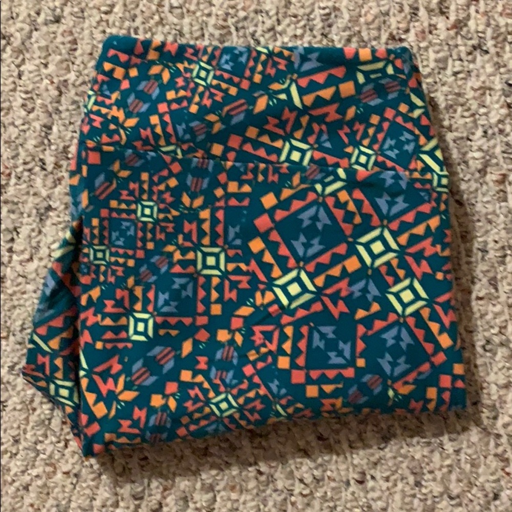 TC LuLaRoe leggings used fits 12-24